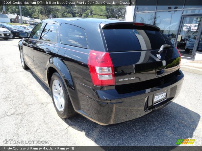 Brilliant Black Crystal Pearl / Dark Slate Gray/Light Graystone 2005 Dodge Magnum SXT