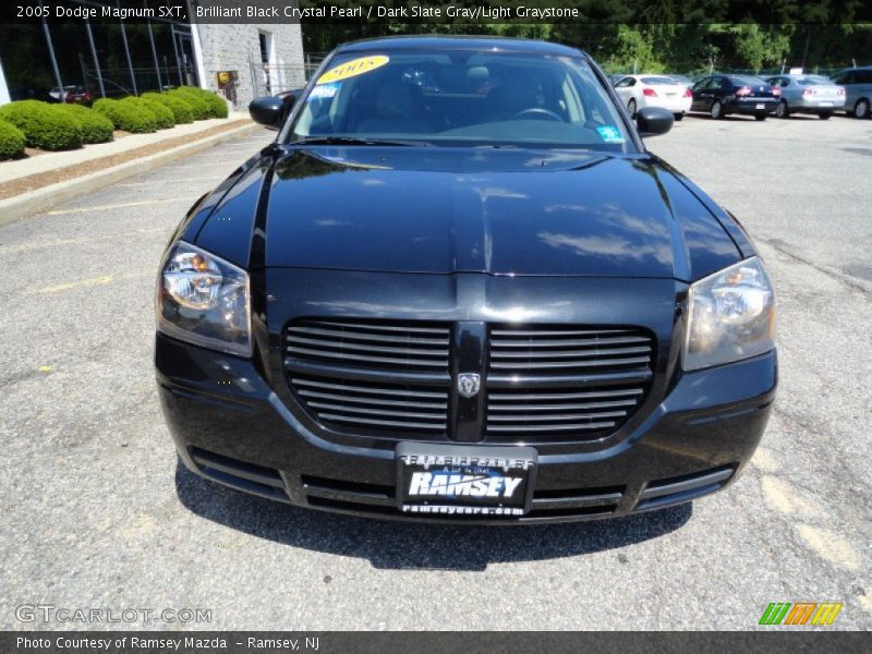 Brilliant Black Crystal Pearl / Dark Slate Gray/Light Graystone 2005 Dodge Magnum SXT