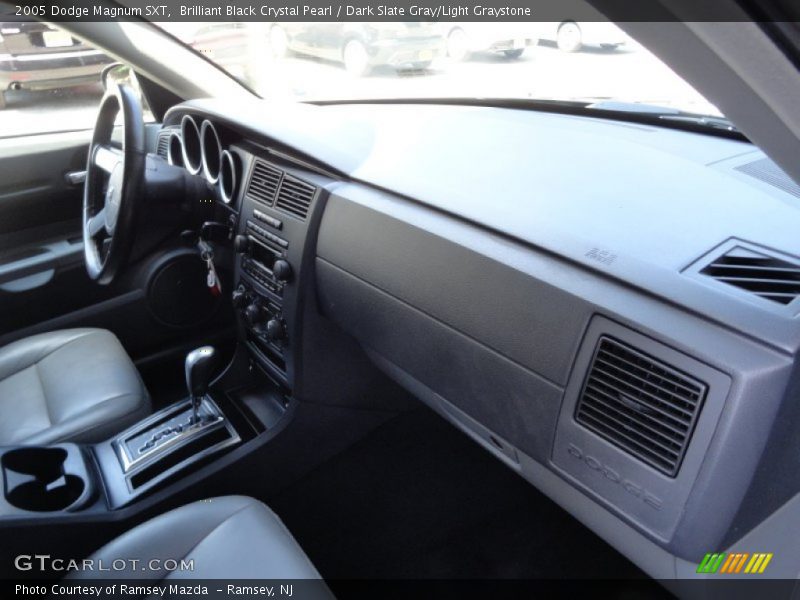 Brilliant Black Crystal Pearl / Dark Slate Gray/Light Graystone 2005 Dodge Magnum SXT