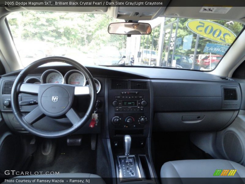 Brilliant Black Crystal Pearl / Dark Slate Gray/Light Graystone 2005 Dodge Magnum SXT