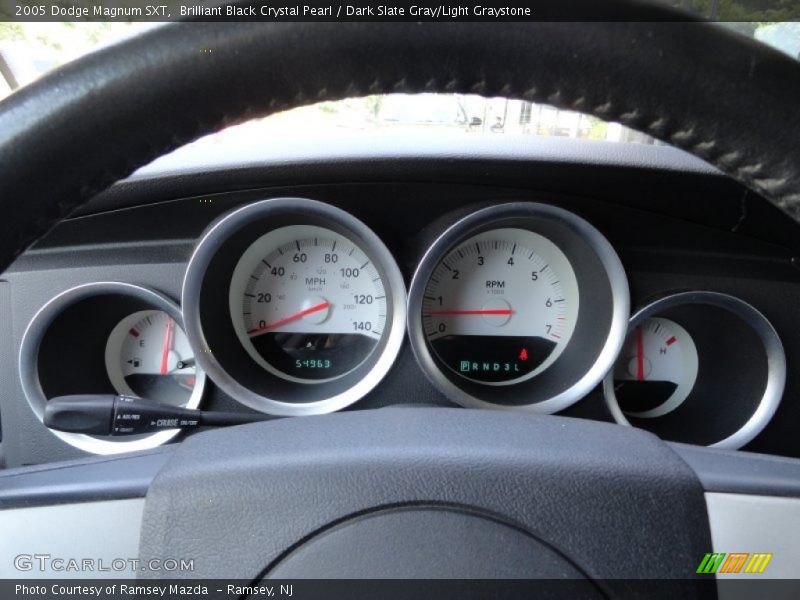 Brilliant Black Crystal Pearl / Dark Slate Gray/Light Graystone 2005 Dodge Magnum SXT