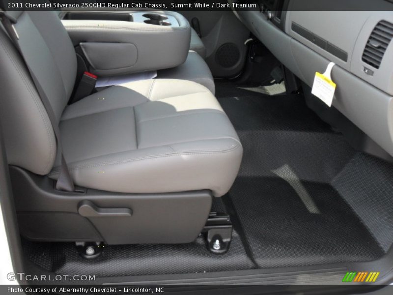 Summit White / Dark Titanium 2011 Chevrolet Silverado 2500HD Regular Cab Chassis