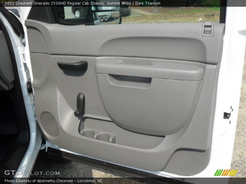 Summit White / Dark Titanium 2011 Chevrolet Silverado 2500HD Regular Cab Chassis