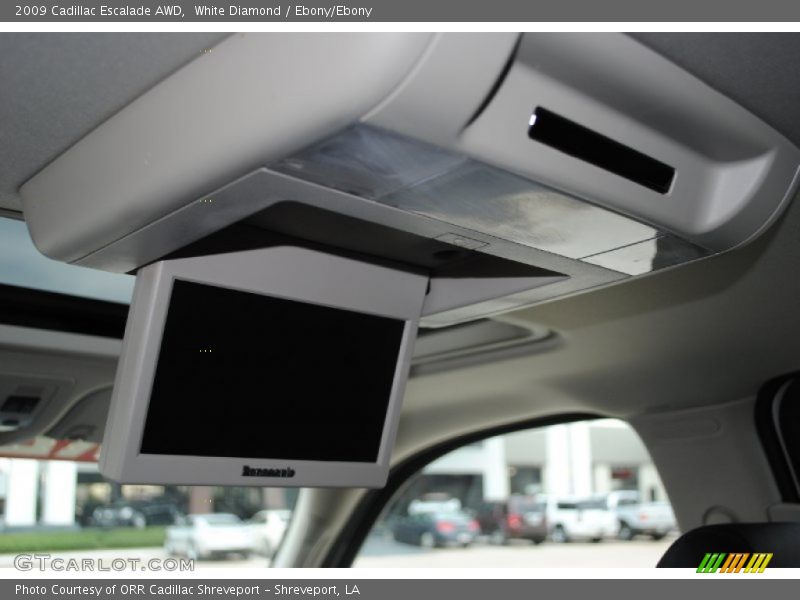 White Diamond / Ebony/Ebony 2009 Cadillac Escalade AWD