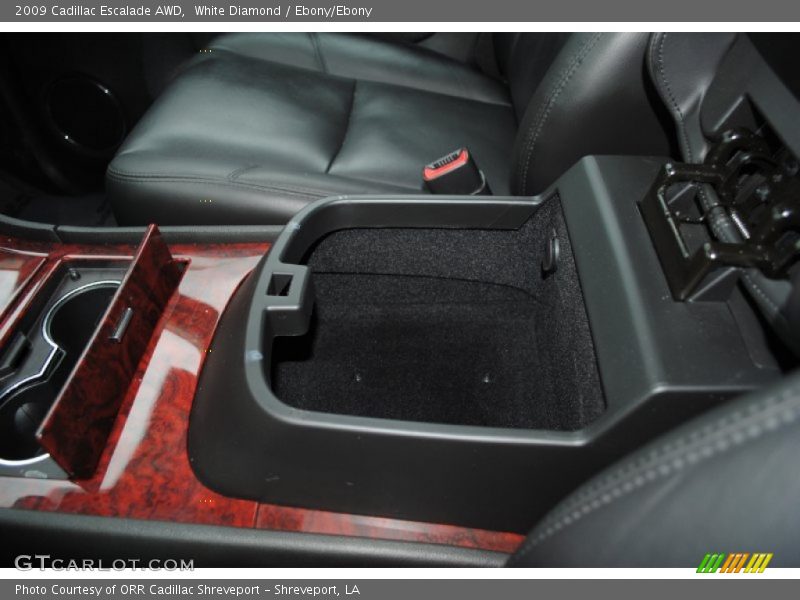 White Diamond / Ebony/Ebony 2009 Cadillac Escalade AWD