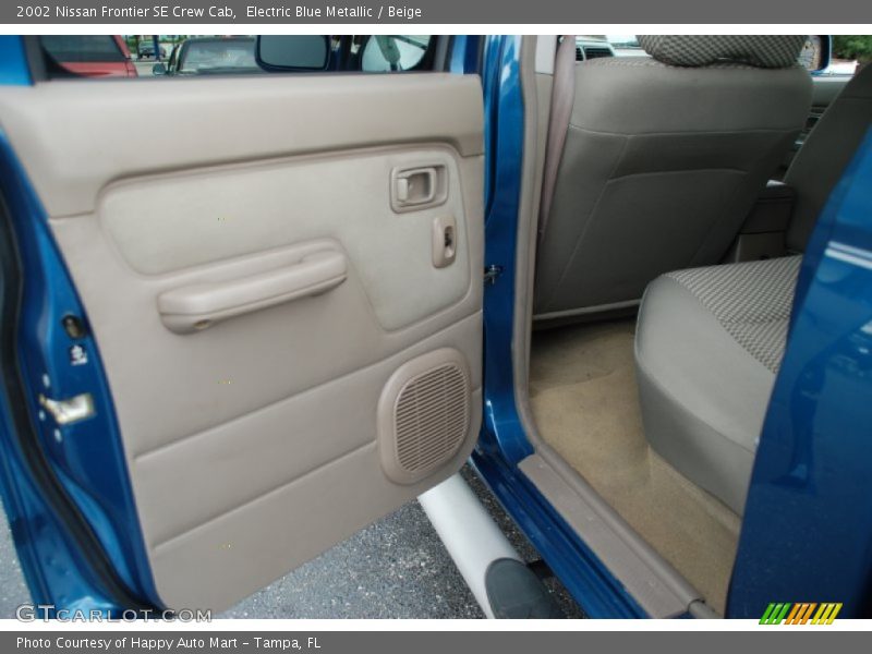 Door Panel of 2002 Frontier SE Crew Cab