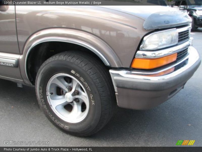 Medium Beige Mystique Metallic / Beige 1998 Chevrolet Blazer LS