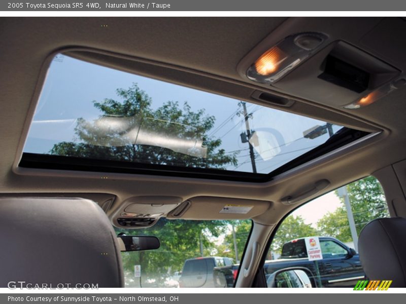 Natural White / Taupe 2005 Toyota Sequoia SR5 4WD