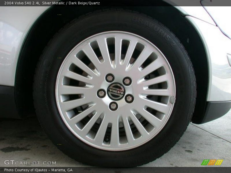  2004 S40 2.4i Wheel