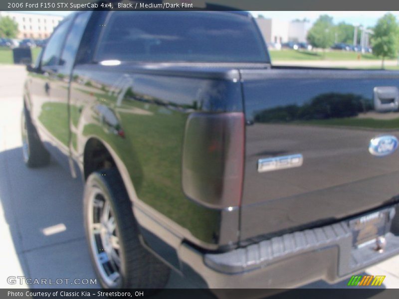 Black / Medium/Dark Flint 2006 Ford F150 STX SuperCab 4x4