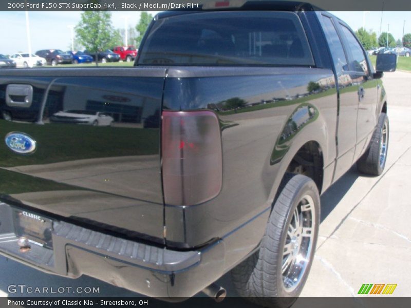 Black / Medium/Dark Flint 2006 Ford F150 STX SuperCab 4x4