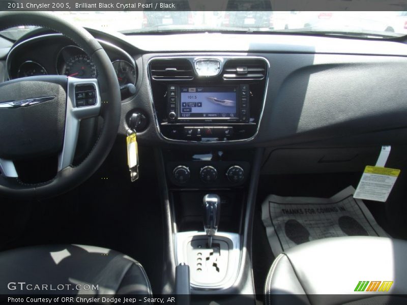 Brilliant Black Crystal Pearl / Black 2011 Chrysler 200 S