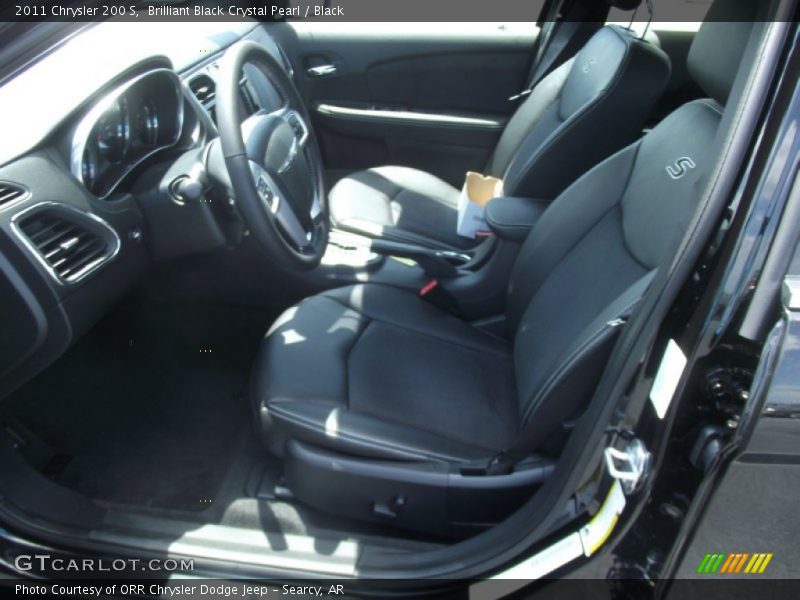  2011 200 S Black Interior