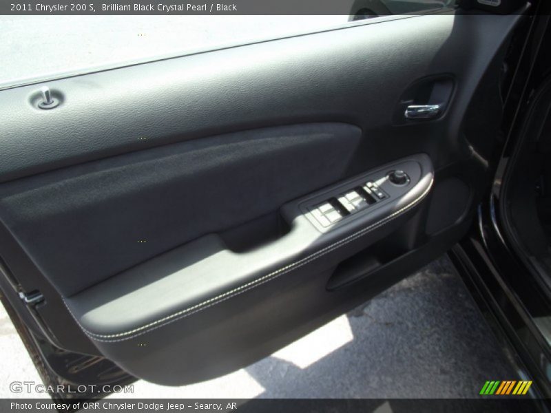 Brilliant Black Crystal Pearl / Black 2011 Chrysler 200 S
