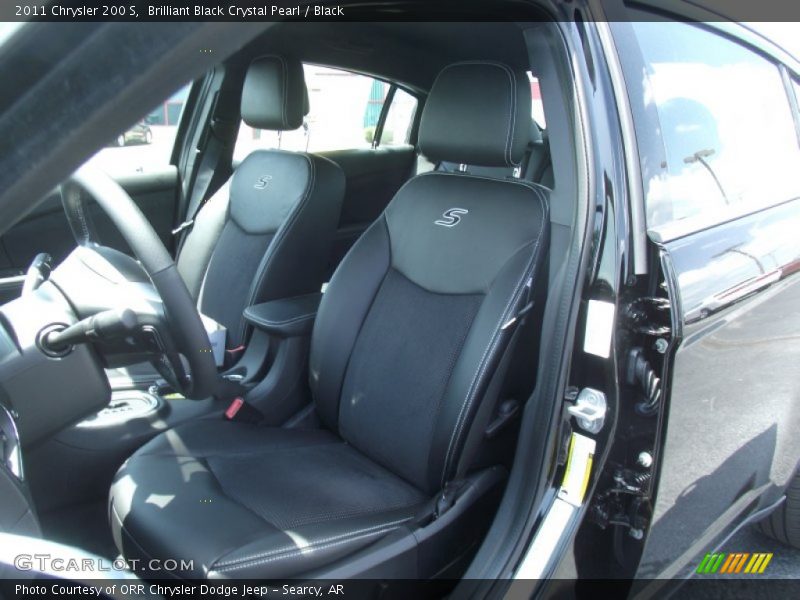  2011 200 S Black Interior