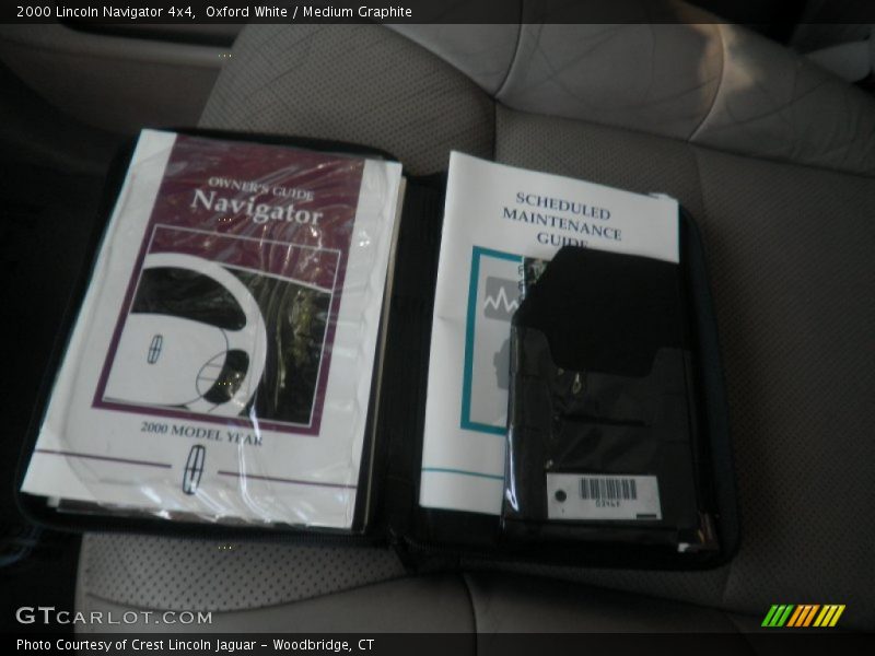 Oxford White / Medium Graphite 2000 Lincoln Navigator 4x4