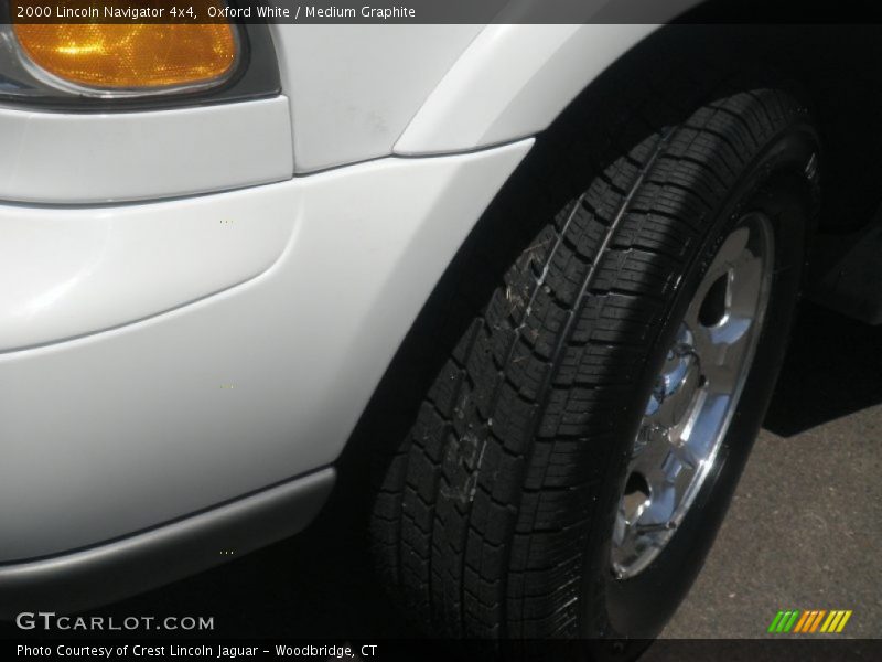 Oxford White / Medium Graphite 2000 Lincoln Navigator 4x4