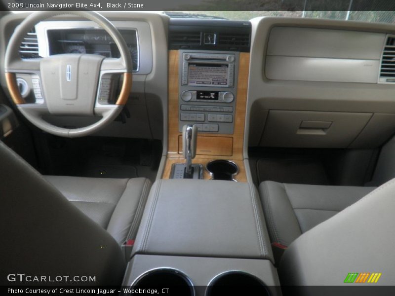 Dashboard of 2008 Navigator Elite 4x4