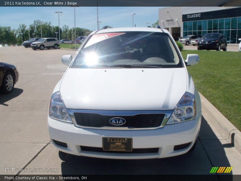 Clear White / Beige 2011 Kia Sedona LX