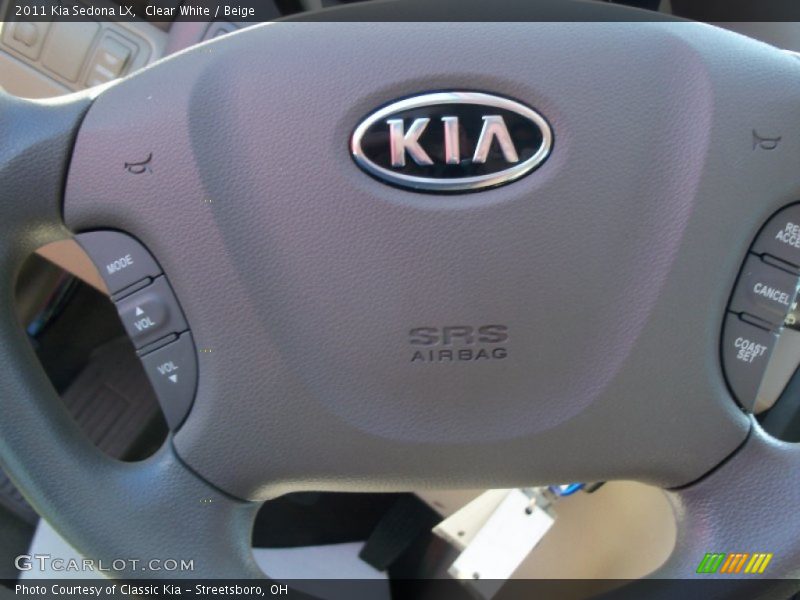 Clear White / Beige 2011 Kia Sedona LX