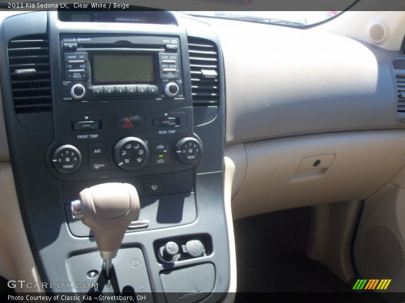 Clear White / Beige 2011 Kia Sedona LX