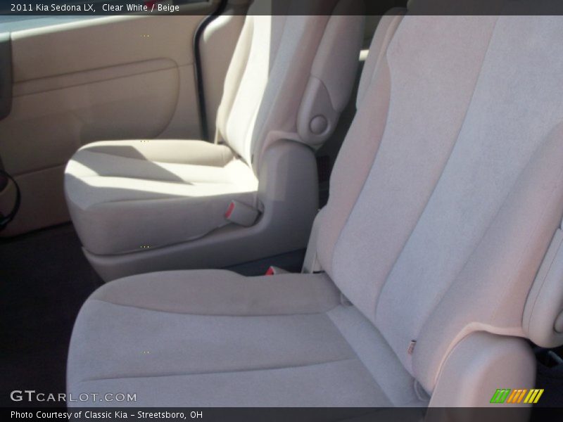 Clear White / Beige 2011 Kia Sedona LX