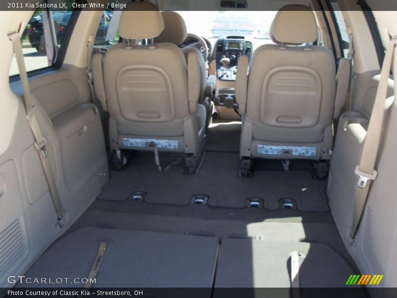Clear White / Beige 2011 Kia Sedona LX