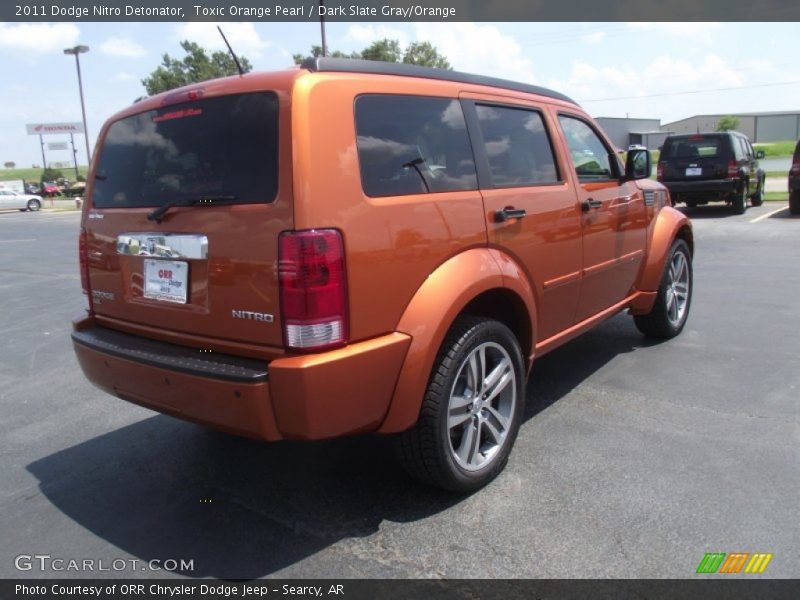 Toxic Orange Pearl / Dark Slate Gray/Orange 2011 Dodge Nitro Detonator