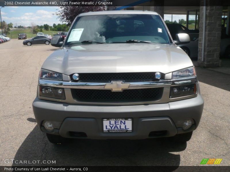 Light Pewter Metallic / Graphite 2002 Chevrolet Avalanche 4WD