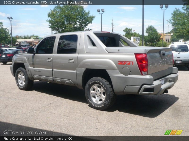 Light Pewter Metallic / Graphite 2002 Chevrolet Avalanche 4WD