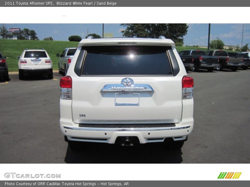 Blizzard White Pearl / Sand Beige 2011 Toyota 4Runner SR5