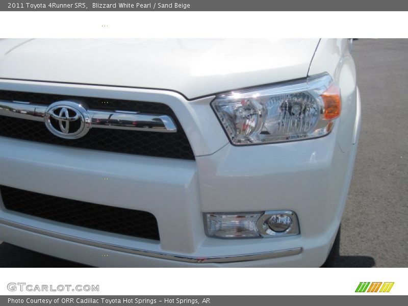 Blizzard White Pearl / Sand Beige 2011 Toyota 4Runner SR5