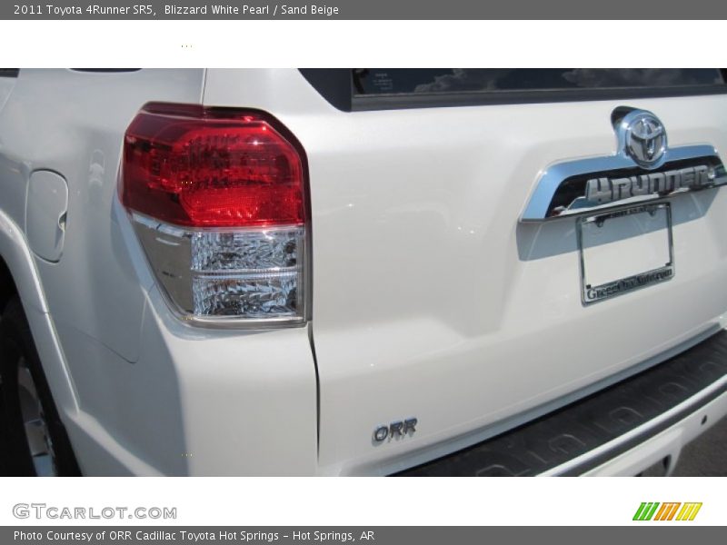 Blizzard White Pearl / Sand Beige 2011 Toyota 4Runner SR5