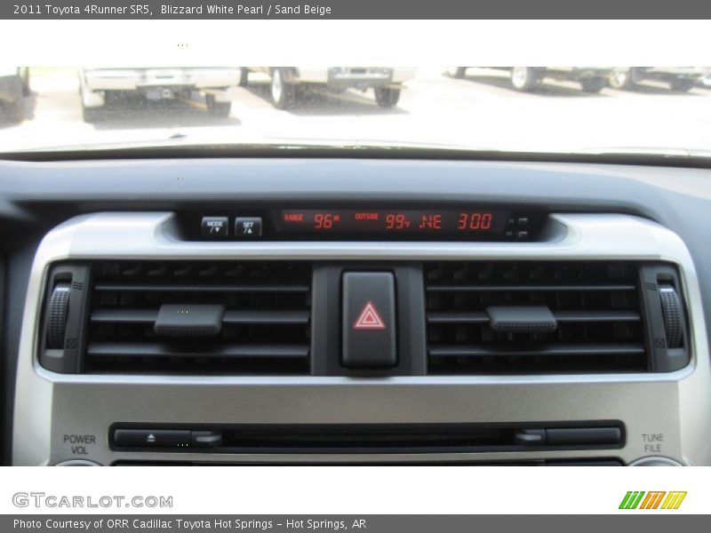Blizzard White Pearl / Sand Beige 2011 Toyota 4Runner SR5