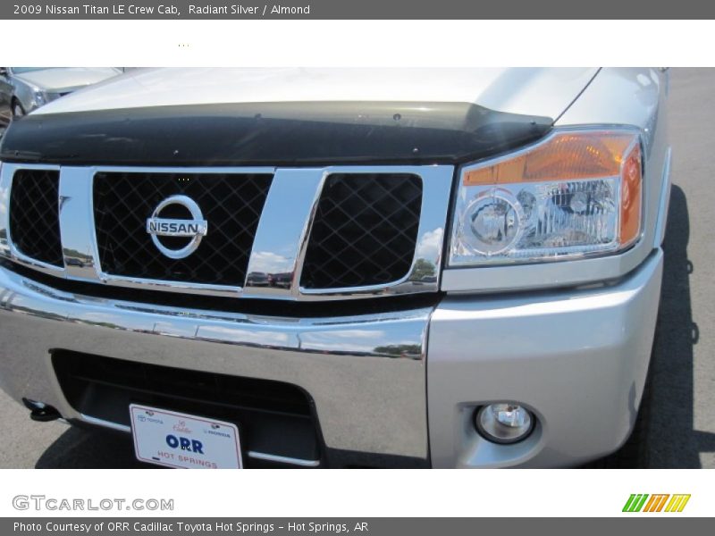 Radiant Silver / Almond 2009 Nissan Titan LE Crew Cab