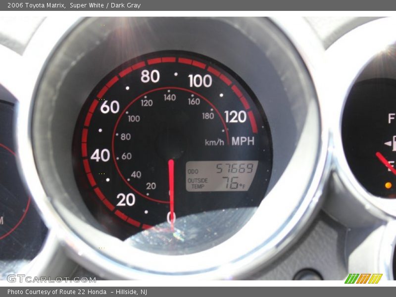 Super White / Dark Gray 2006 Toyota Matrix