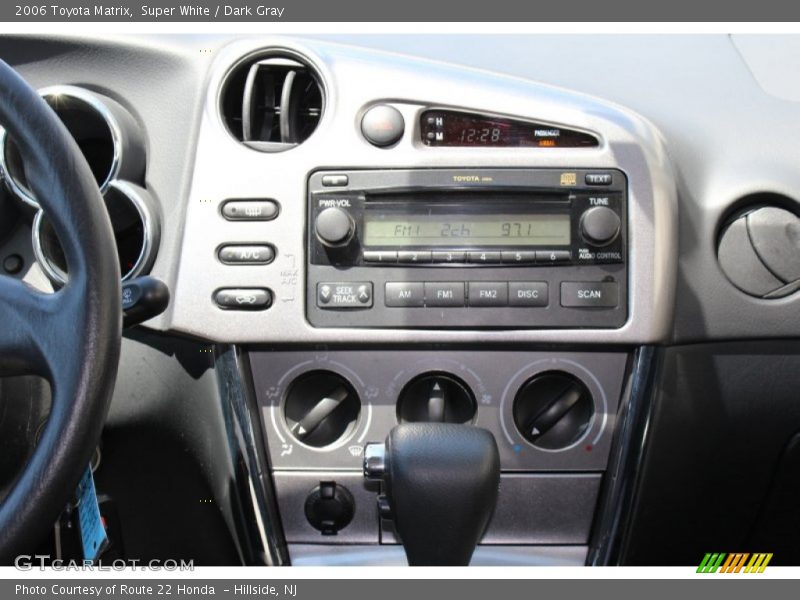 Super White / Dark Gray 2006 Toyota Matrix