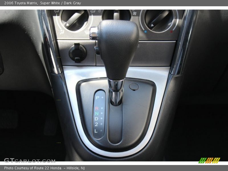 Super White / Dark Gray 2006 Toyota Matrix