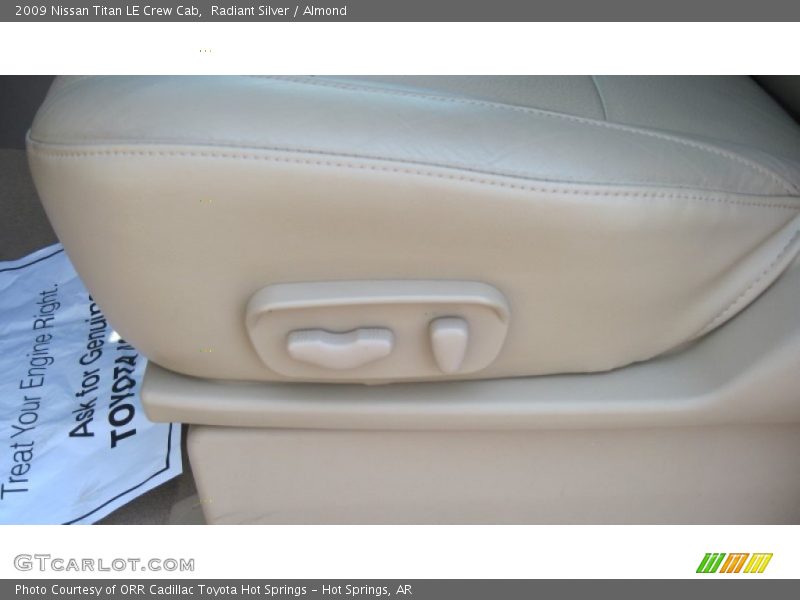 Radiant Silver / Almond 2009 Nissan Titan LE Crew Cab