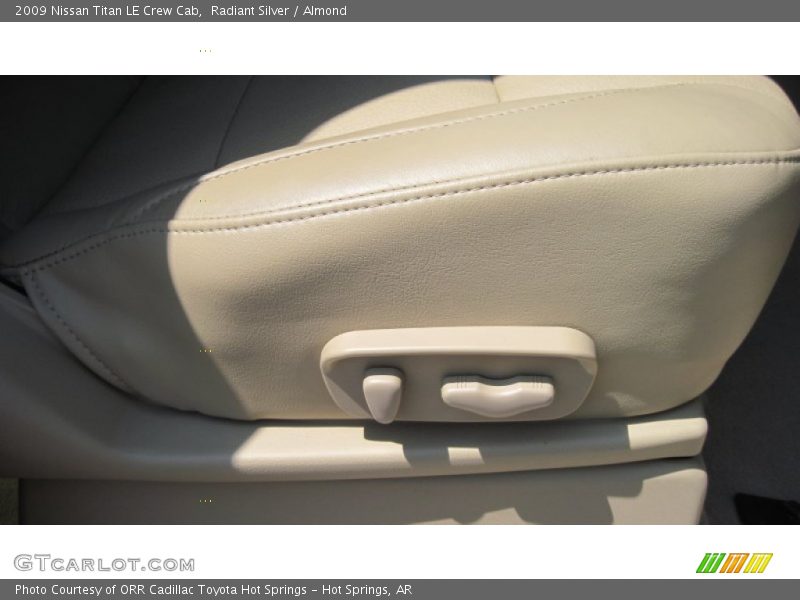 Radiant Silver / Almond 2009 Nissan Titan LE Crew Cab