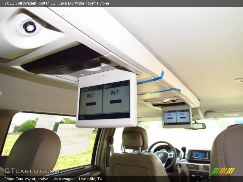 Calla Lily White / Sierra Stone 2011 Volkswagen Routan SE