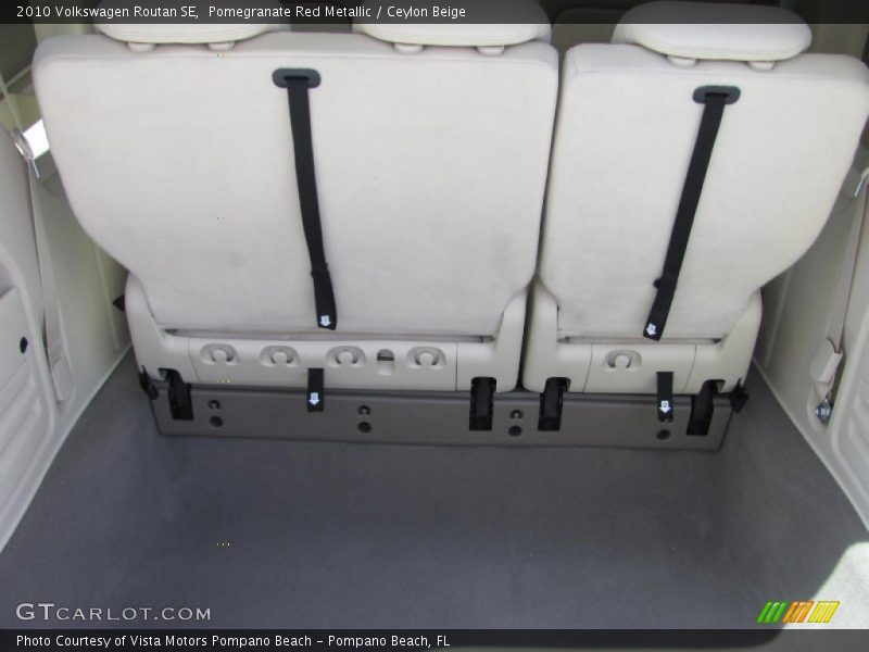 Pomegranate Red Metallic / Ceylon Beige 2010 Volkswagen Routan SE