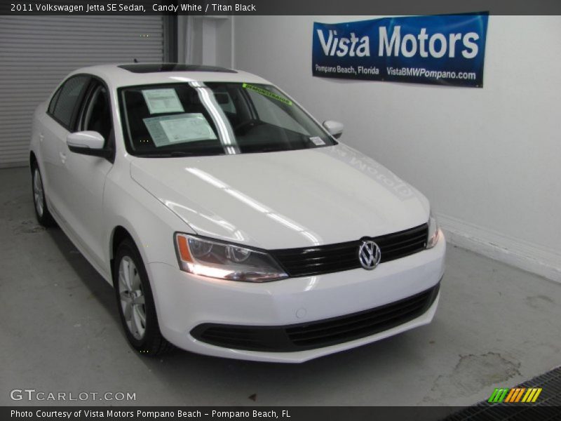 Candy White / Titan Black 2011 Volkswagen Jetta SE Sedan