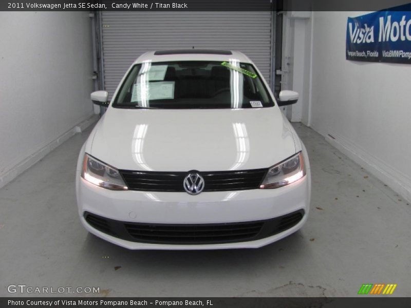 Candy White / Titan Black 2011 Volkswagen Jetta SE Sedan