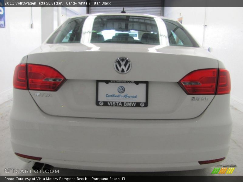 Candy White / Titan Black 2011 Volkswagen Jetta SE Sedan