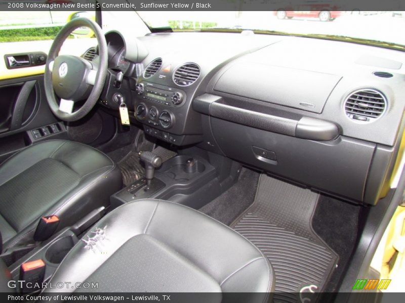 Dashboard of 2008 New Beetle S Convertible