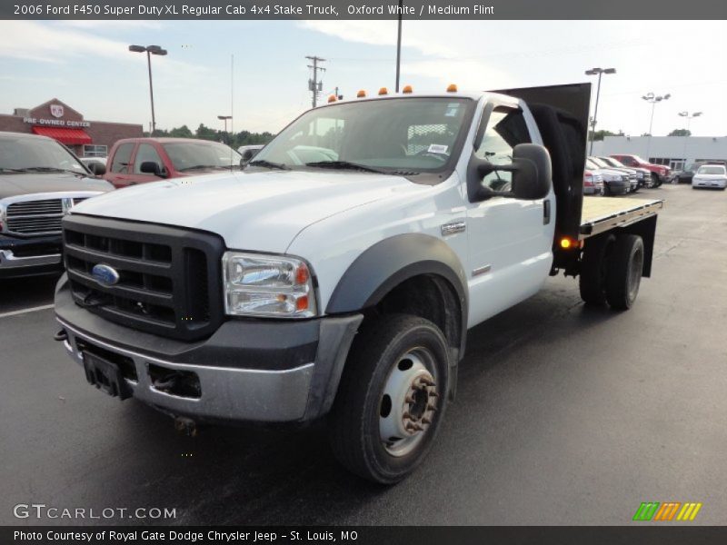 Front 3/4 View of 2006 F450 Super Duty XL Regular Cab 4x4 Stake Truck