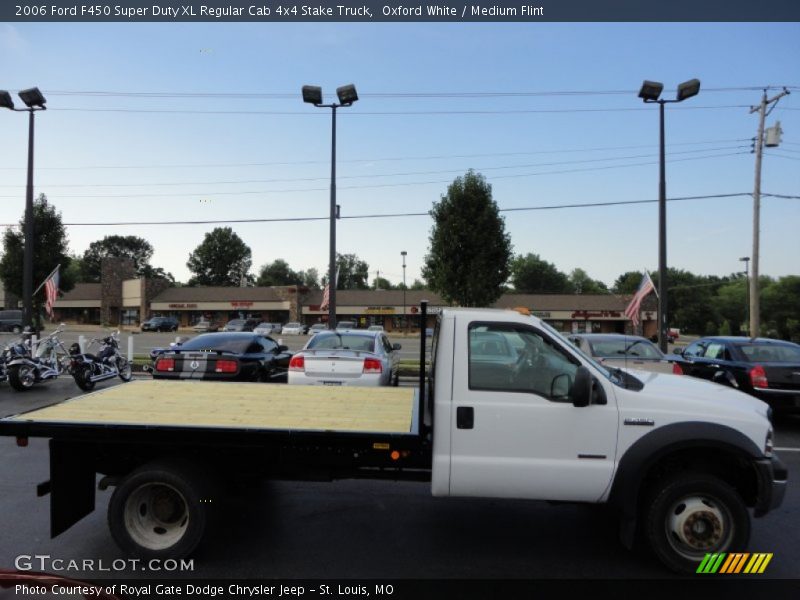 Oxford White / Medium Flint 2006 Ford F450 Super Duty XL Regular Cab 4x4 Stake Truck