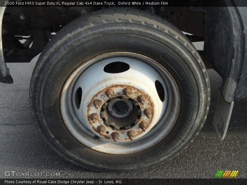 Oxford White / Medium Flint 2006 Ford F450 Super Duty XL Regular Cab 4x4 Stake Truck