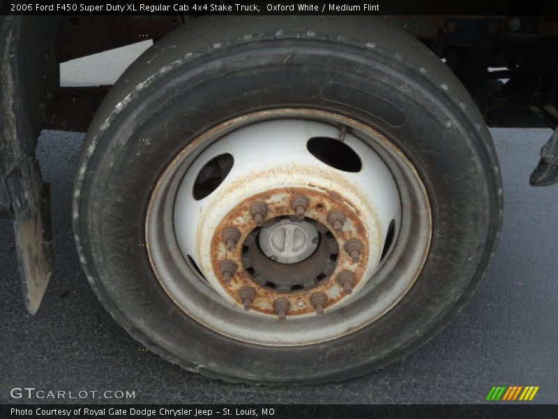 Oxford White / Medium Flint 2006 Ford F450 Super Duty XL Regular Cab 4x4 Stake Truck
